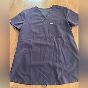 FIGS Women’s Grape V-Neck Tee XS Reg